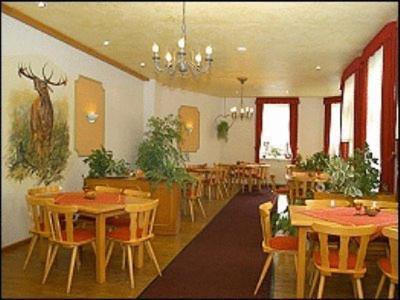 Gasthaus&Pension Zum Hirsch Gehlberg Exterior foto